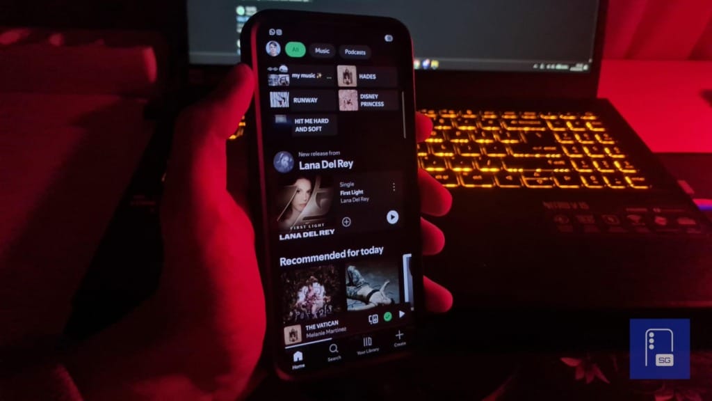 Spotify introduces playlist folders, bulk editing, and background downloads on mobile Spotify introduces playlist folders, bulk editing, and background downloads on mobile