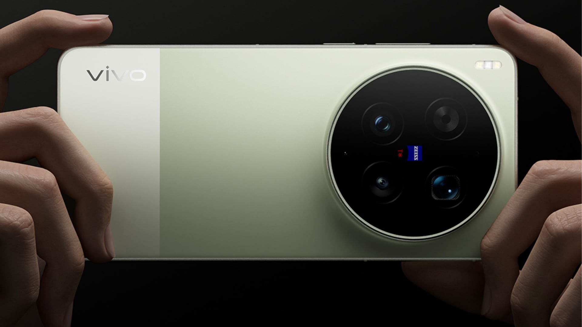 vivo X300 Ultra arrives in Singapore with ZEISS triple-prime camera system