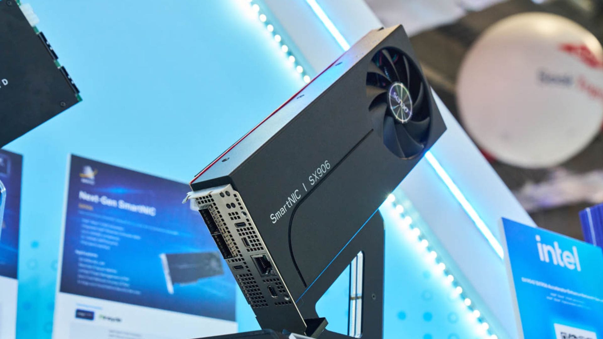 Senao packs Xeon server hardware into a PCIe card