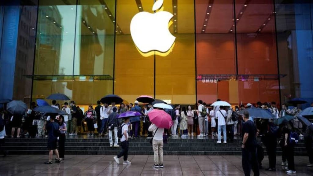 Apple reportedly seeks publisher deals to strengthen Siri AI Apple reportedly seeks publisher deals to strengthen Siri AI