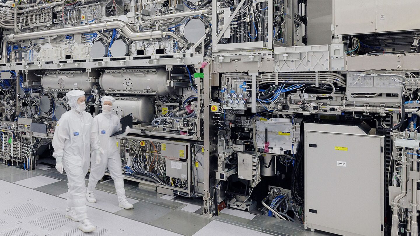 Samsung and TSMC to adopt ASMLâs High NA EUV technology to advance chip production