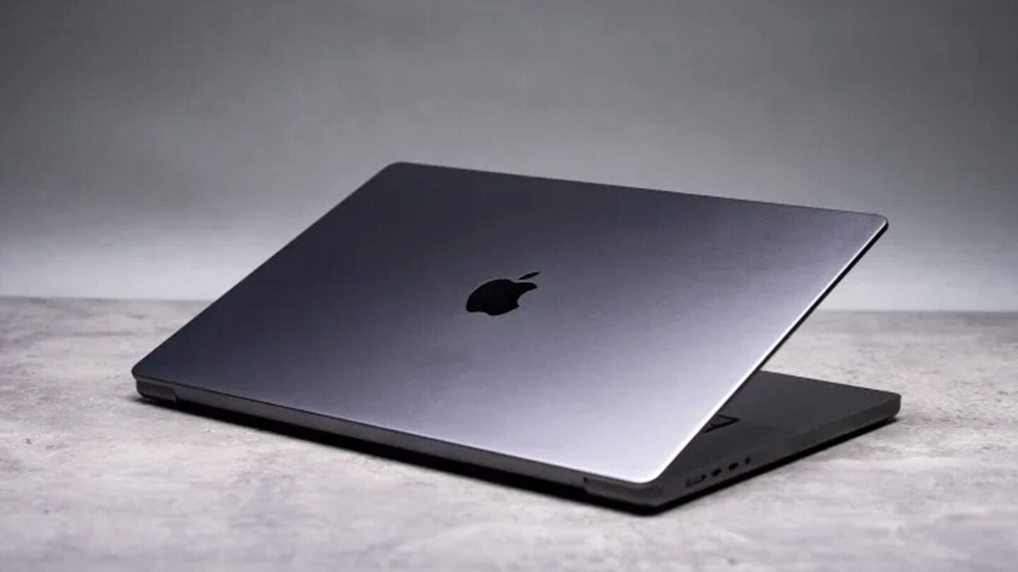 Apple reportedly plans touchscreen MacBook Pro and more expensive iPad mini