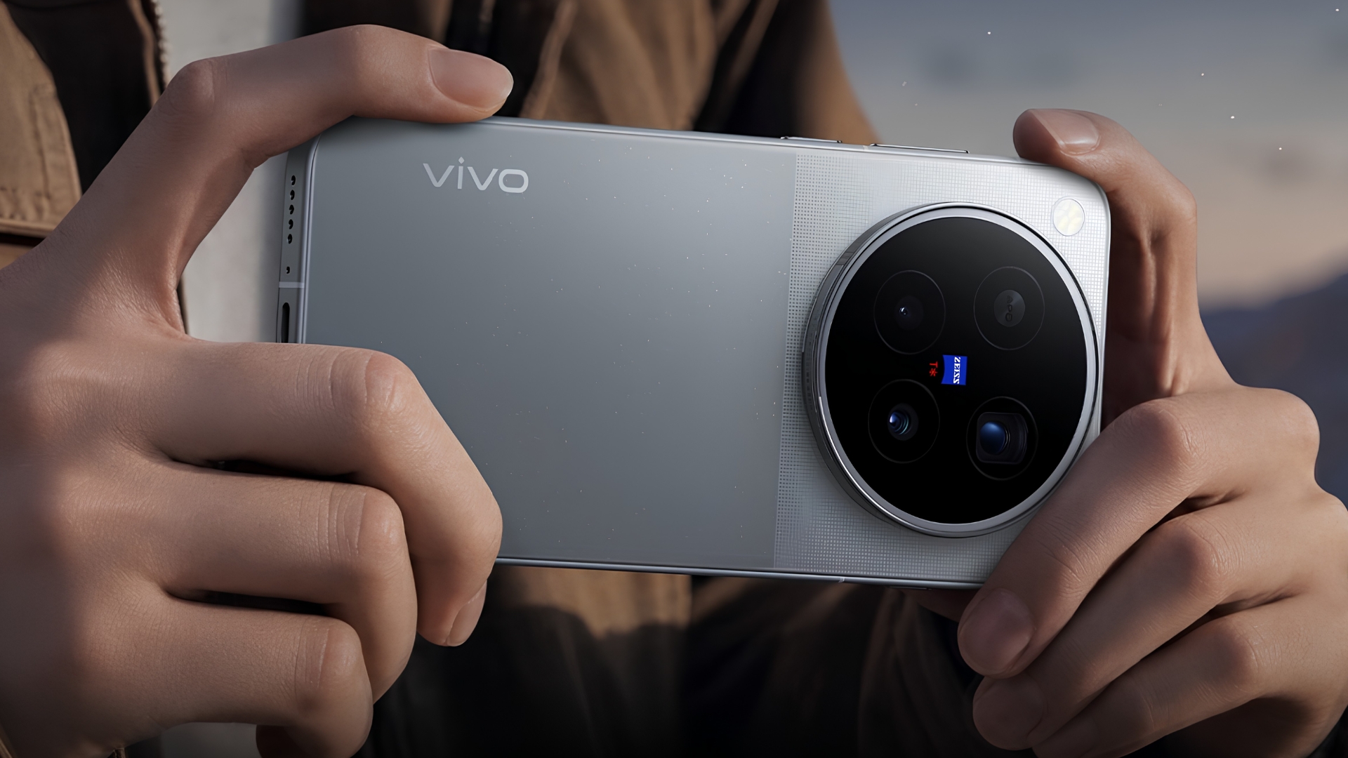 vivo X500 series debuts with ZEISS telephoto cameras, advanced video recording and larger batteries